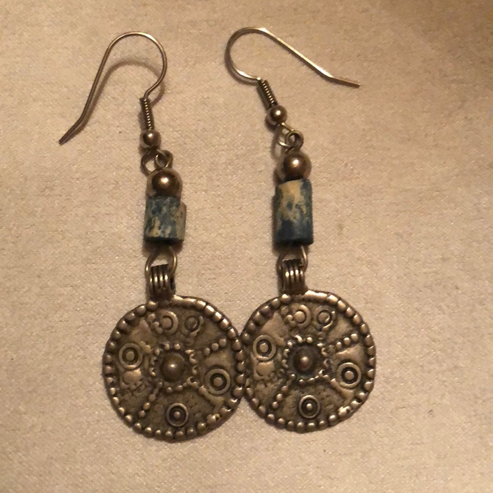 PERFECT FOR MOTHERS DAY!  Gorgeous earrings